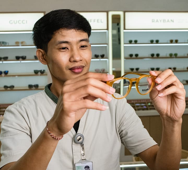 Bali Top Optical store with premium frames